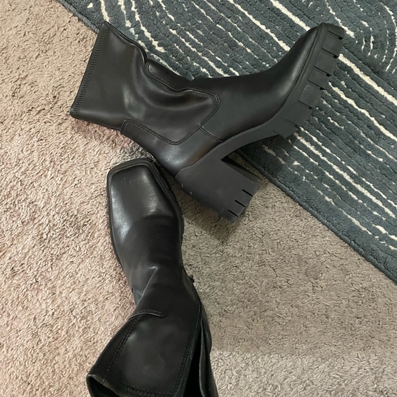 Aldo upstage black square toe boot! Worn once! Size 8 - Picture 2 of 4